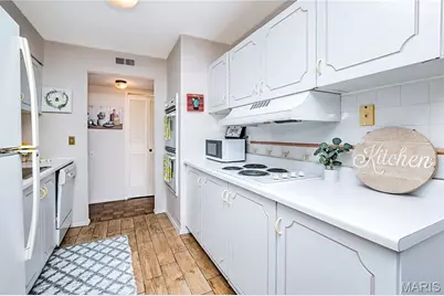 539 Coeur De Royale Drive #307, Creve Coeur, MO 63141 - Photo 16