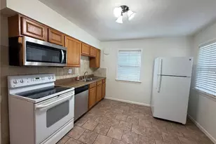 854 Loekes Dr, Florissant, MO 63031 - Photo 4