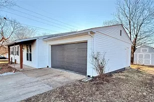 101 Meadowbrook Dr, Farmington, MO 63640 - Photo 4