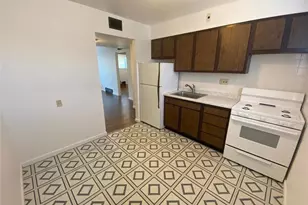 8502 Titchfield Ct, Saint Louis, MO 63123 - Photo 2