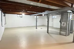 1060 Loekes Dr, Florissant, MO 63031 - Photo 8