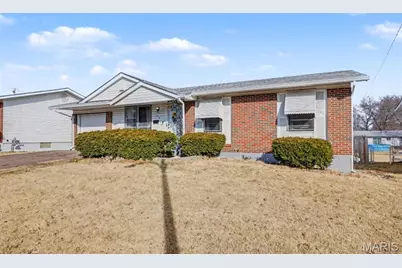 915 Shamrock Drive, Hazelwood, MO 63042 - Photo 1