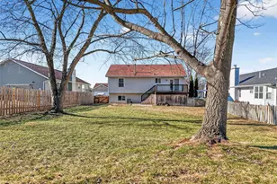 3065 Laurel Village Cir, Saint Peters, MO 63376 - Photo 8