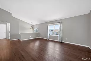 3065 Laurel Village Cir, Saint Peters, MO 63376 - Photo 12