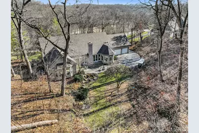 9515 Country Club Green, Saint Louis, MO 63127 - Photo 8