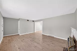 1051 North and South Rd, Saint Louis, MO 63130 - Photo 26