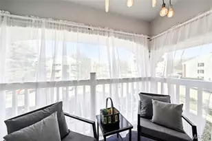 1923 Marine Terrace Dr, Saint Louis, MO 63146 - Photo 10