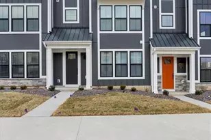 306 Indigo Ct, Chesterfield, MO 63005 - Photo 2