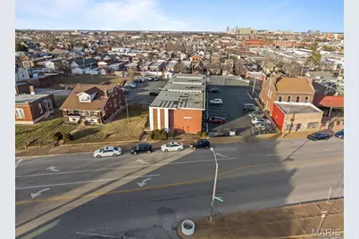 5225 Southwest Avenue, Saint Louis, MO 63139 - Photo 2