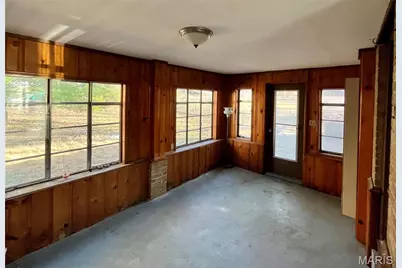 7 Saint Thomas Court, Florissant, MO 63031 - Photo 18