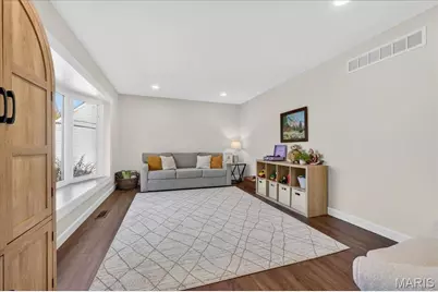 910 Dickson Street, Saint Louis, MO 63122 - Photo 8