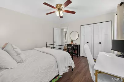 910 Dickson Street, Saint Louis, MO 63122 - Photo 24