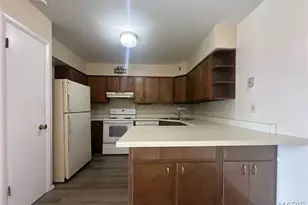 7609 Hazelcrest Dr, Hazelwood, MO 63042 - Photo 12