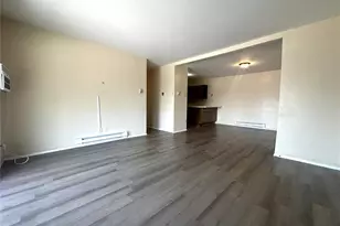 7609 Hazelcrest Dr, Hazelwood, MO 63042 - Photo 6