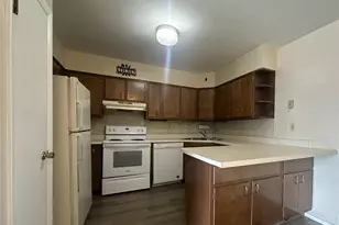 7609 Hazelcrest Dr, Hazelwood, MO 63042 - Photo 10
