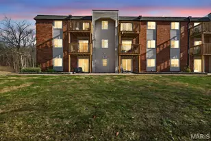 2844 Blackforest Dr, Saint Louis, MO 63129 - Photo 2