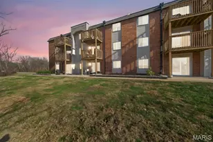 2844 Blackforest Dr, Saint Louis, MO 63129 - Photo 4