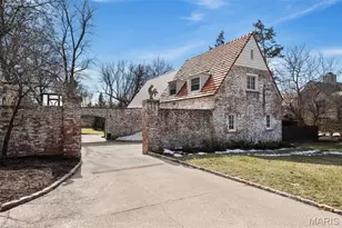 8 Ridgewood St, Ladue, MO 63124 - Photo 40