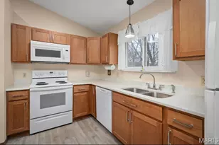 830 Whispering Rock Dr, O'Fallon, MO 63366 - Photo 10