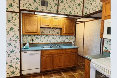 34 Hillcrest Drive, Hannibal, MO 63401 - Photo 6