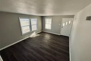 825 Walters Dr, Ferguson, MO 63135 - Photo 2