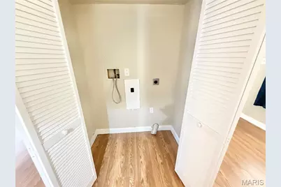 110 De Smet Drive, Florissant, MO 63031 - Photo 8