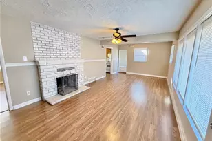 110 De Smet Dr, Florissant, MO 63031 - Photo 2