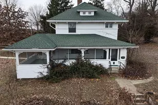 611 N Section St, Hannibal, MO 63401 - Photo 1