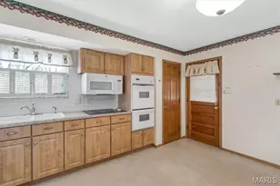416 Dove Dr, Saint Charles, MO 63301 - Photo 12