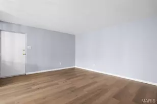 4278 Chateau De Ville, Saint Louis, MO 63129 - Photo 2