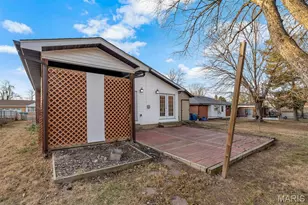 10132 Shapfield Ln, Affton, MO 63123 - Photo 22