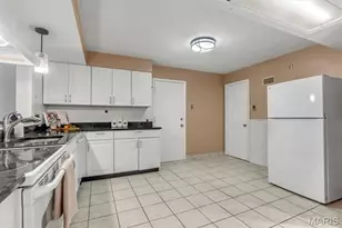 10132 Shapfield Ln, Affton, MO 63123 - Photo 10