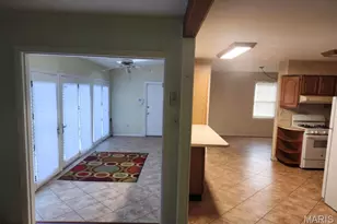 1238 Beaver Trail Dr, Ferguson, MO 63135 - Photo 6