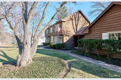 1652 Featherstone Drive, Town and Country, MO 63131 - Photo 2