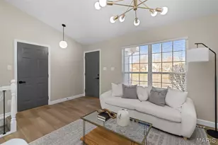 29 Salsibury Ct, Lake Saint Louis, MO 63367 - Photo 4