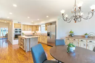 309 Greenbriar Estates Dr, Des Peres, MO 63122 - Photo 12