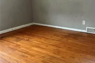 7009 Laupher Ln, Saint Louis, MO 63042 - Photo 2