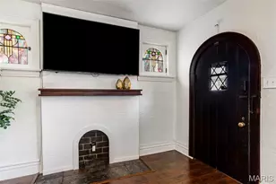 3892 Kingsland Ct, Saint Louis, MO 63116 - Photo 8