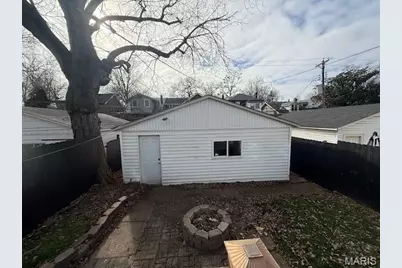 1012 Bates Street, Saint Louis, MO 63111 - Photo 16