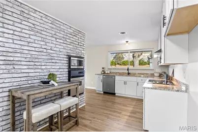 7 Chevington Court, Ballwin, MO 63011 - Photo 10