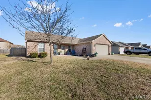 1718 Columbia Dr, Jackson, MO 63755 - Photo 2