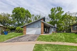 1284 Kew Gardens Dr, Florissant, MO 63031 - Photo 1