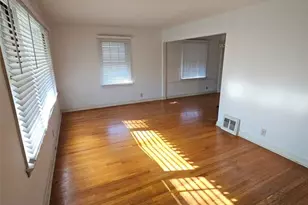 7401 Haywood Dr, Hanley Hills, MO 63133 - Photo 12