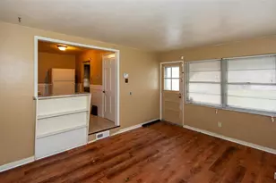 7401 Haywood Dr, Hanley Hills, MO 63133 - Photo 10