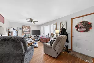 212 Boyd Dr, Louisiana, MO 63353 - Photo 4