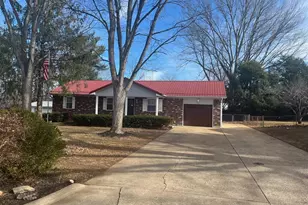 408 Helber Dr, Farmington, MO 63640 - Photo 2