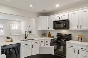 12 Lennox Terrace, Maryland Heights, MO 63043 - Photo 14