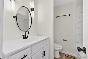 4392 Chateau De Ville Dr, Saint Louis, MO 63129 - Photo 14