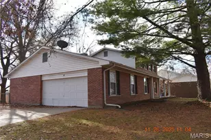 3938 Hirondelle Ln, Florissant, MO 63034 - Photo 2