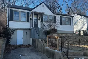 7046 Manette Dr, Saint Louis, MO 63136 - Photo 1